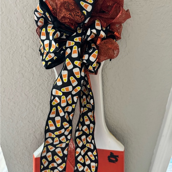 Reversible Thanksgiving & Halloween wooden door hangerw/2 sets of Holliday bows. - Picture 8 of 12